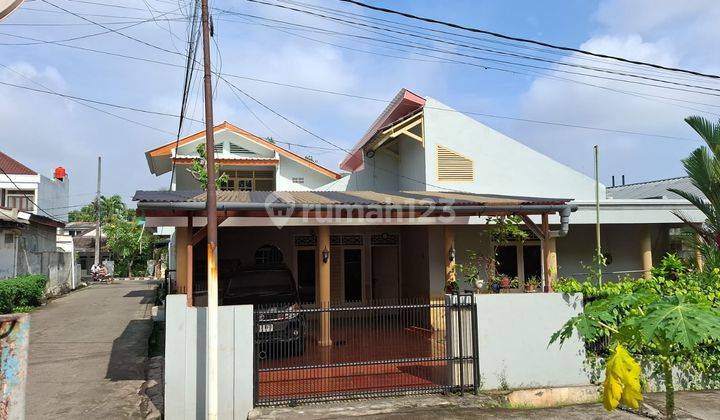 Dijual rumah Hoek di Pondok Jatimurni hanya 750 m dari pintu tol Jatiwarna.  1