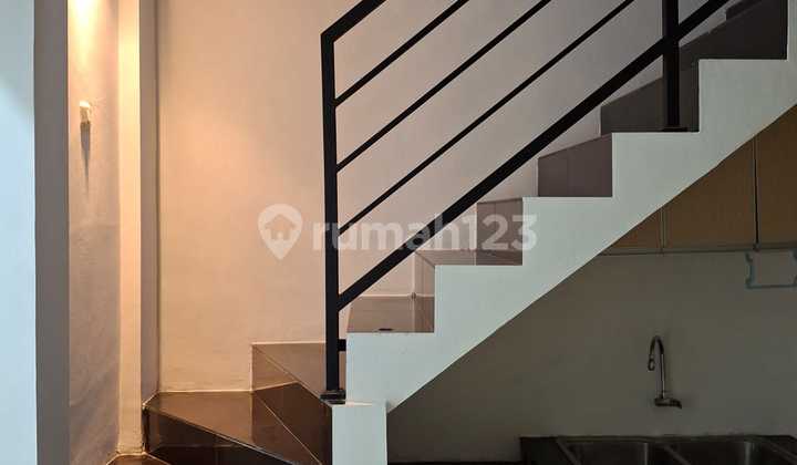 For rent, 2-story house in Duta Bumi 3 Harapan Indah, Bekasi. 2