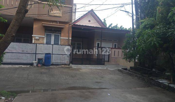 Dijual Rumah di Taman Harapan Baru  2