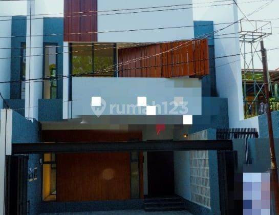 Rumah Modern Tropis di Kavling Al, Jakarta Timur Kec. Duren Sawit  1