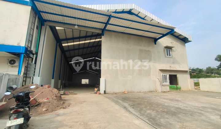 For Rent: Warehouse in Deltasilicon Industrial Area