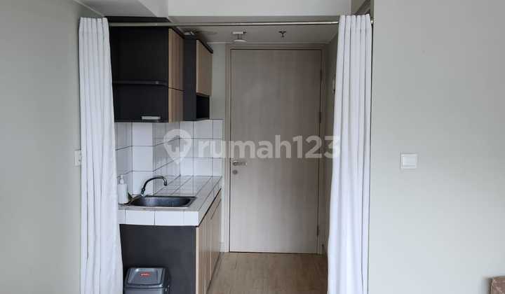 DISEWAKAN ATAU DIJUAL  Apartemen springlake view, summarecon bekasi Tower Freesia