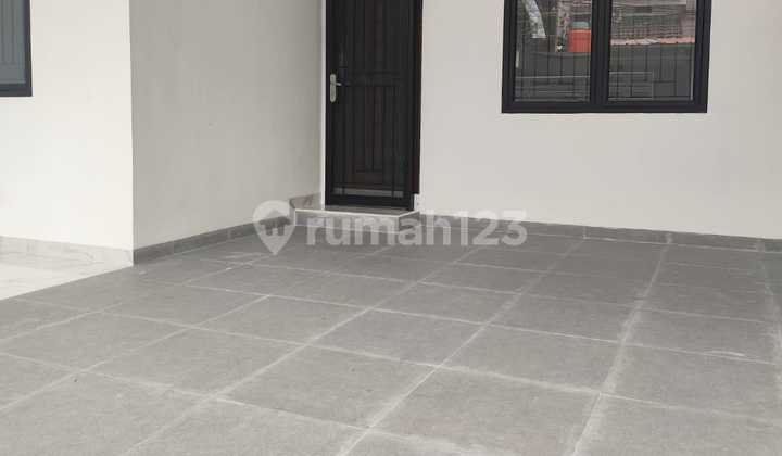 Dijual Rumah di Harapan Indah 2