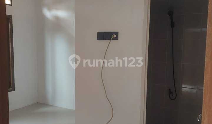 Dijual Rumah di Villa Gading Harapan Pintu Timur 2