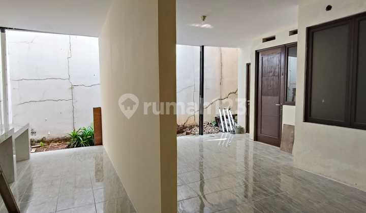 Disewakan Rumah di Cluster Aralia, Harapan Indah, Bekasi* 2