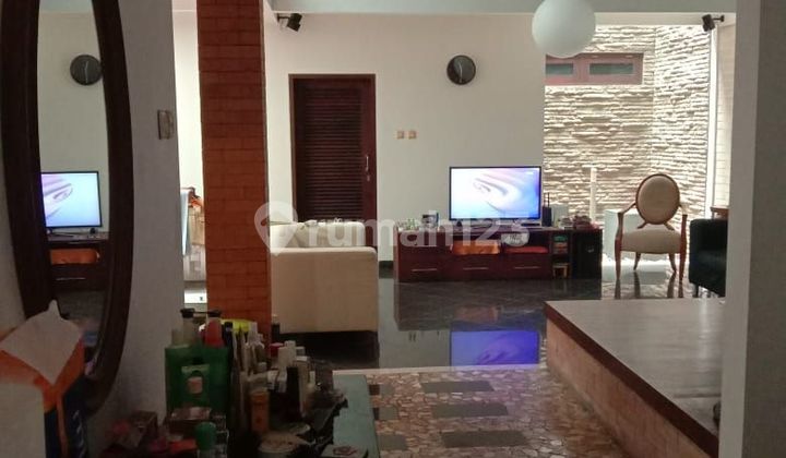 Beautiful & unique well-maintained house in Bintaro sector 5, South Tangerang.