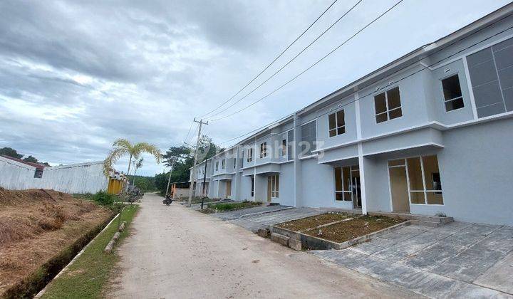 Rumah bisa unt toko, Akses mudah dgn kreta dan Jalan tol.  4