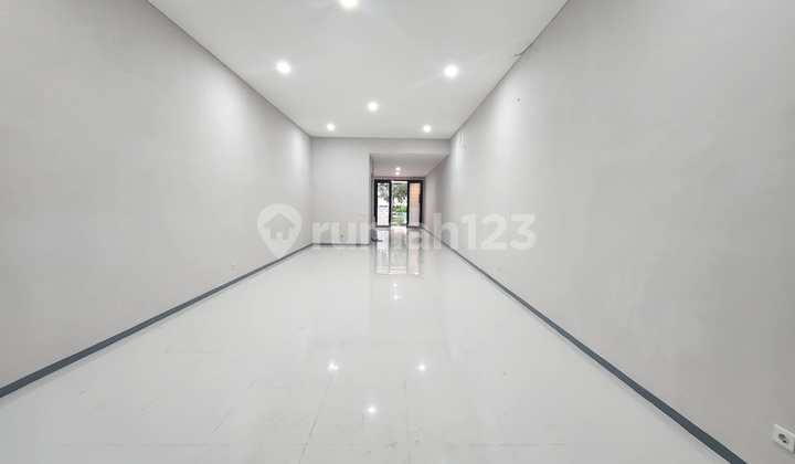 For Rent Shop House in Kota Baru Parahyangan 2