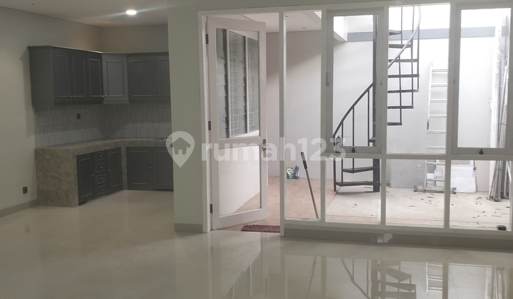 Best Deal! Rumah Besar Thi 1 Bandung - 3 KT, SHM, Harga Nego Tipis Best Deal! Rumah Besar Thi 1 Bandung - 3 KT, SHM, Harga Nego Tipis