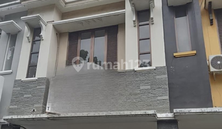 Shop House Antapani Cheap 3 Floors Busy Location Price 2.6 Billion Shop House Antapani Cheap 3 Floors Busy Location Price 2.6 Billion