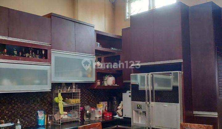 Rumah 3 Lantai Bagus HGB di Tomang, Jakarta Barat 2