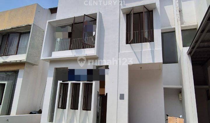 Rumah Cantik Siap Huni Di Cluster Alamanda JGC Jakarta Timur  1