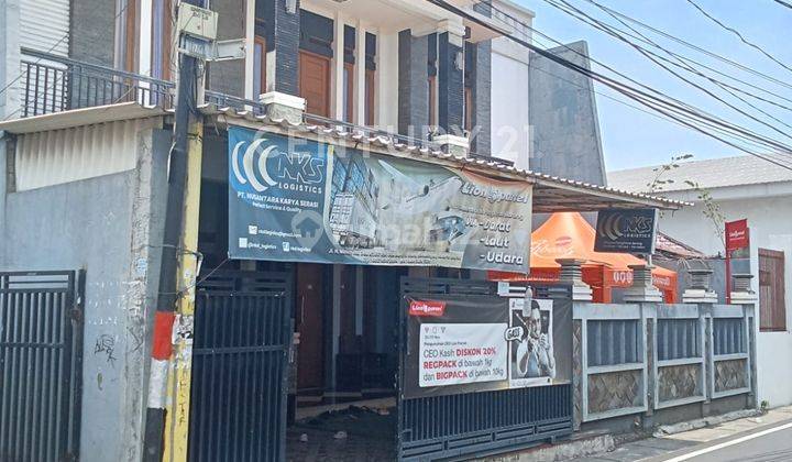 Rumah Gandeng 2 Lantai & 4 Pintu Kontrakan  1