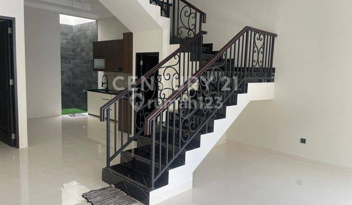 Rumah Jakarta Timur Pondok Bambu Brand New Mewah Siap Huni 2