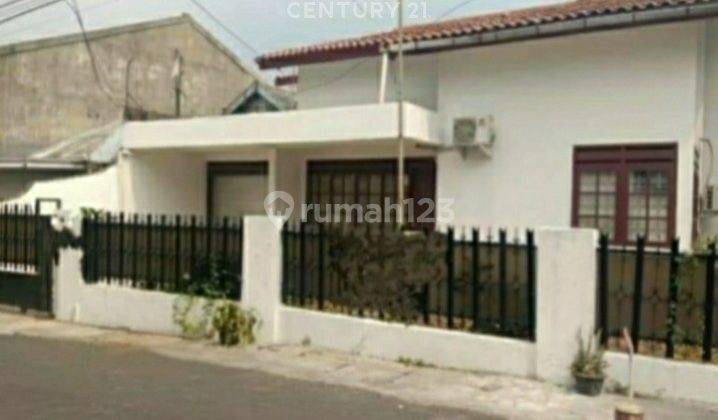 Rumah Strategis Nyaman Cocok Untuk Hunian Tebet Jakarta Selatan 1