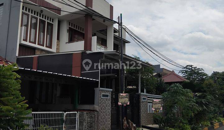 Dijual Rumah 3 Lantai Akses Jalan Lebar di Jakarta Timur  2