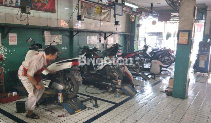 Show room motor lengkap dengan izin izinnya di kawasan Solokan jeruk bandung 2