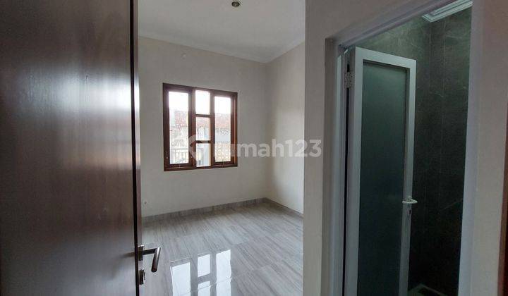 Dijual Rumah Cantik Siap Huni Dekat Sekolah Budi Mulia 6