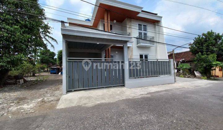 Dijual Rumah Cantik 2 Lantai Siap Huni Dekat Stadion Maguwoharjo 2