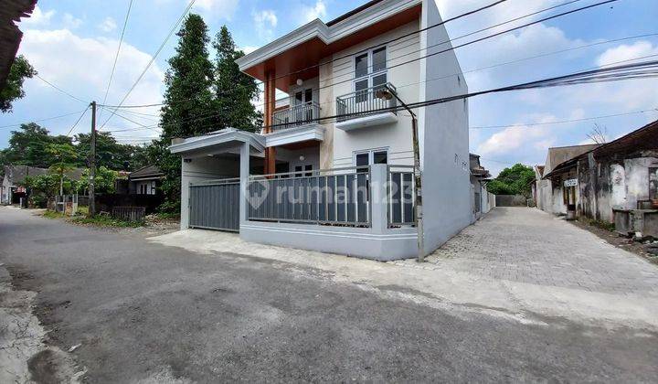 Dijual Rumah Cantik 2 Lantai Siap Huni Dekat Stadion Maguwoharjo 3