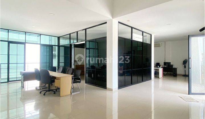 Rumah Kantor Dgn Basement Untuk Workshop Di Cisarsnten  2