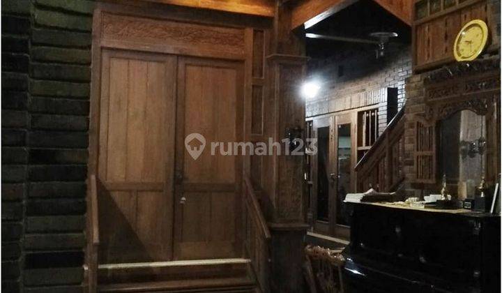 Rumah Antik 3 Lantai Di Lembang Strategis Ke Tempat Wisata 2