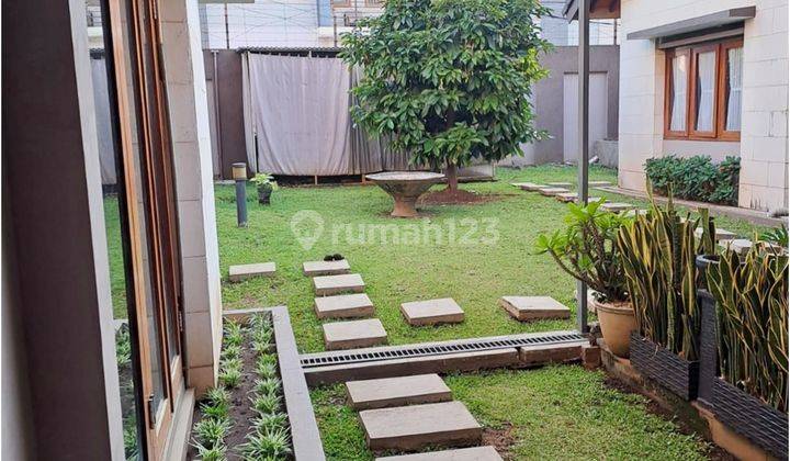 Rumah Hook Strategis Tengah Kota Jalan Tubagus Ismail Bandung 2