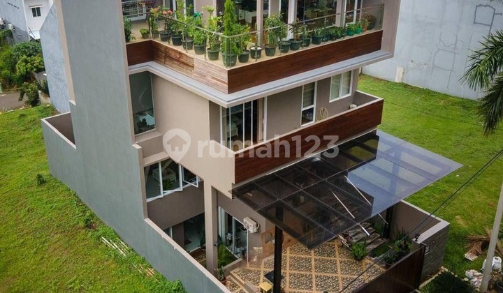 Rumah Premium di Lokasi yang sangat Strategis Gading Serpong. Full Furnish. Siap Huni