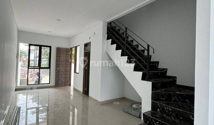 Rumah Baru 2 Lantai di Taman Surya, Jakarta Barat 1