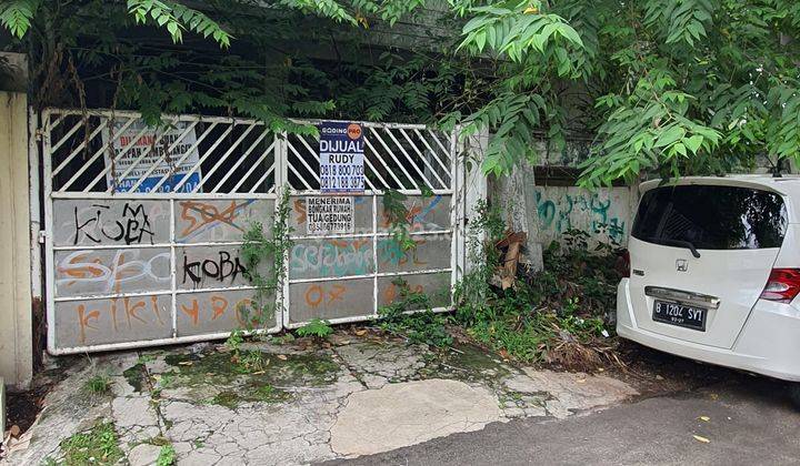 Rumah di Jalan Taman Katalia Utara, Jakarta Barat 1