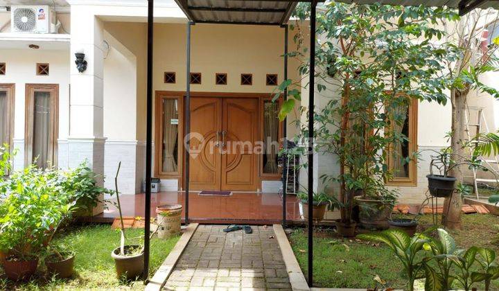Dijual rumah halaman luas,cocok untuk usaha , perkantoran 1