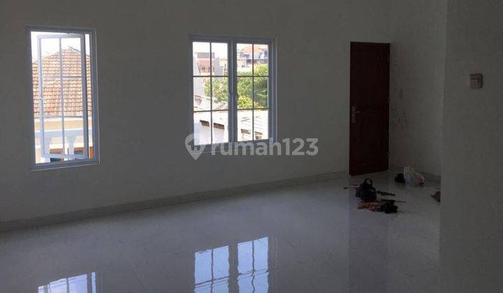 Rumah di jl.Muara karang di jual 1