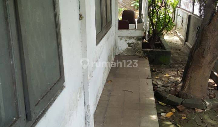 Di jual rumah tua besar 3