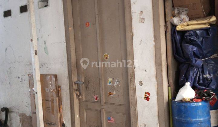 di jual rumah tua,di hitung tanah di daerah Grogol  2