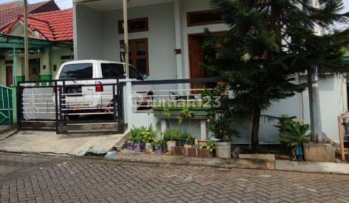 di jual cepat rumah bagus cantik terawat di Metland Puri 1