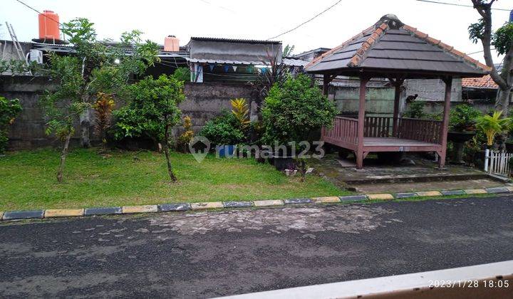 Rumah cantik terawat di jual harga terjangkau di Taman Royal Tangerang  2