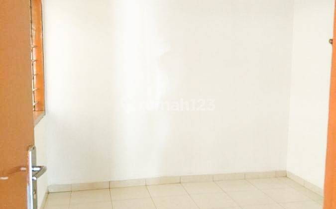 di sewa segera rumah baru di Taman Kedoya baru Residence  9