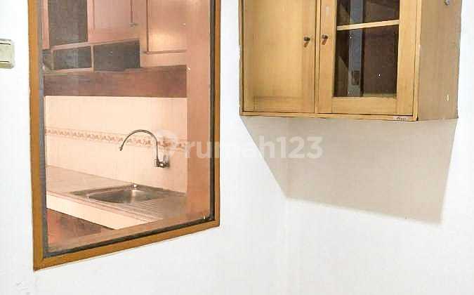 di sewa segera rumah baru di Taman Kedoya baru Residence  13