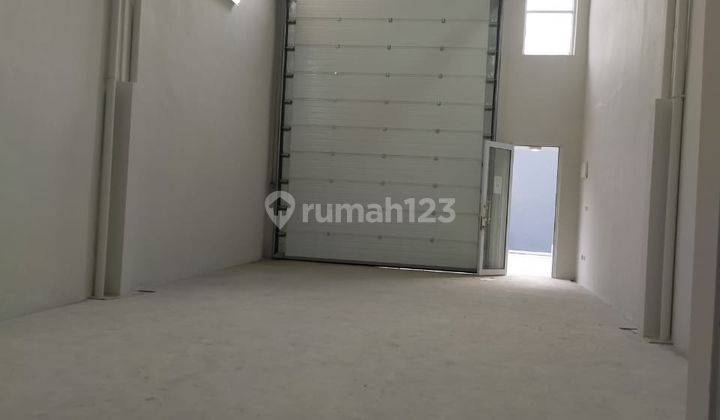 Gudang di sewa kan di Green lake city the store 1