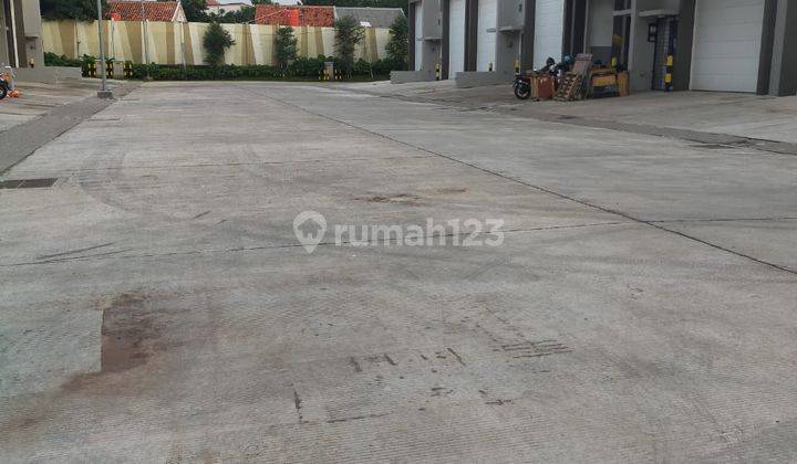 Gudang di sewa kan di Green lake city the store 2
