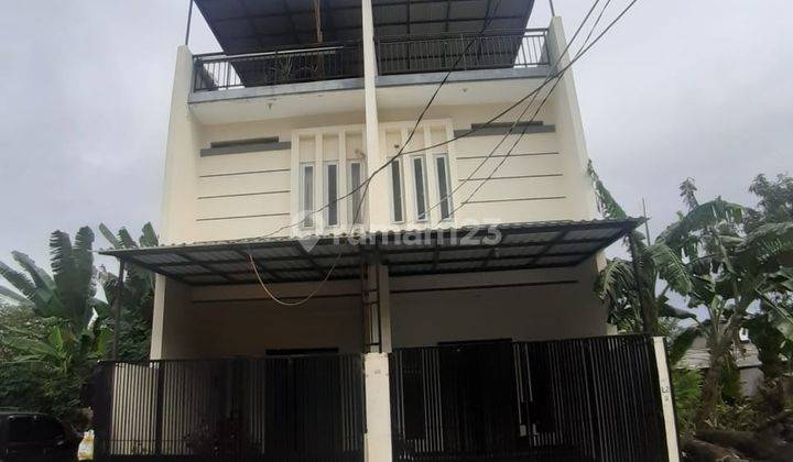 Di jual 1 rumah baru di Green garden.jak.barat 2