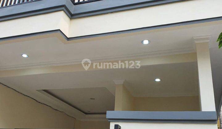 Rumah baru bertingkat di Perumahan Sunrise.Jakarta barat 3 Lantai SHM 1