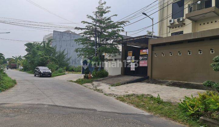 rumah besar terawat rapi di jl.Penyelesaian.Tomang.jakarta barat 2