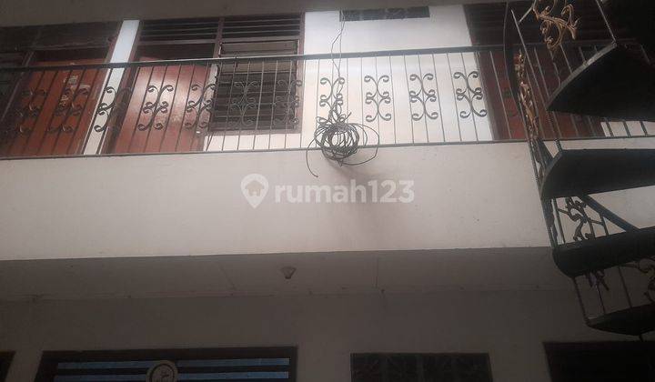 rumah besar terawat di jl.Susilo.grogol.jakarta barat 1