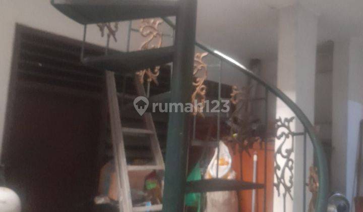 rumah besar terawat di jl.Susilo.grogol.jakarta barat 2