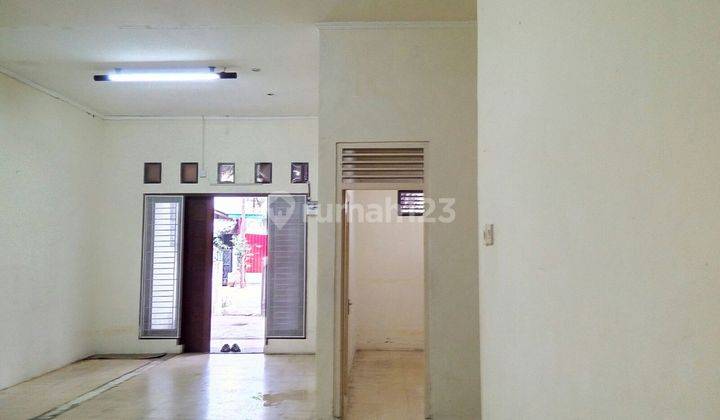 Rumah di jl.Cempaka Putih.jakarta Pusat Butuh Renovasi SHM 2 Lantai 2