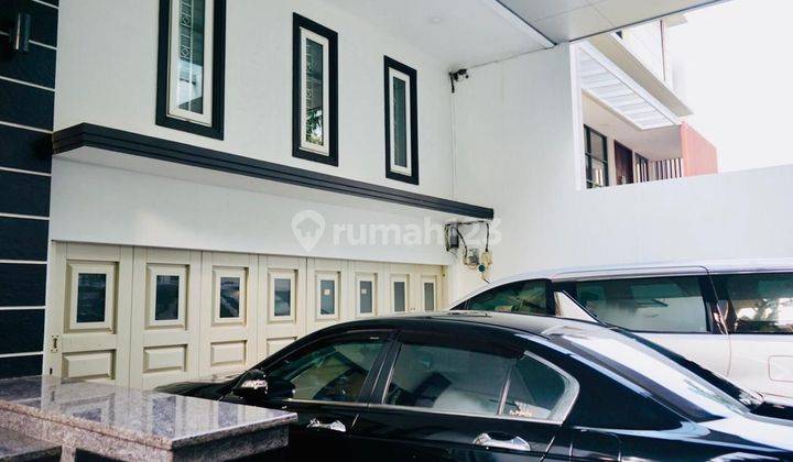 Rumah di Villa arta gading.Jakarta utara 3 Lantai Sudah Renovasi SHM 2