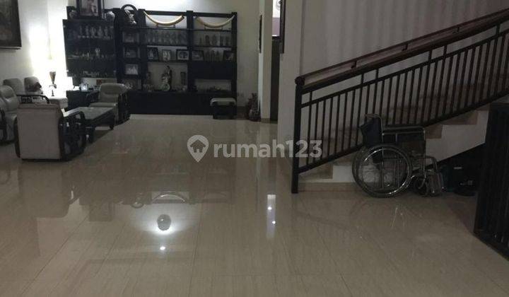 Rumah di Kebun Jeruk.Jakarta barat 2 Lantai Sudah Renovasi SHM 2