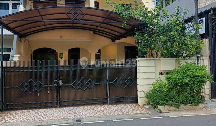 Rumah di Perumahan Citra Garden 2.Jakarta barat Sudah Renovasi 3 Lantai SHM 1