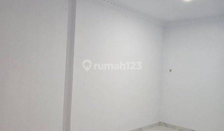 Rumah di Rumah di Banjar Wijaya. Tangerang,terdiri:1, 5lt,luas tanah:90m2(6x15), luas bangunn:100m2, ada:2+1KT, 2KM, SHM, air:PAM, listrik:2200watt, harga jual:1, 350M nego sampai deal, segera hubungi:081288827831/085281790155 Linawati (linaliu.fang2erape 2